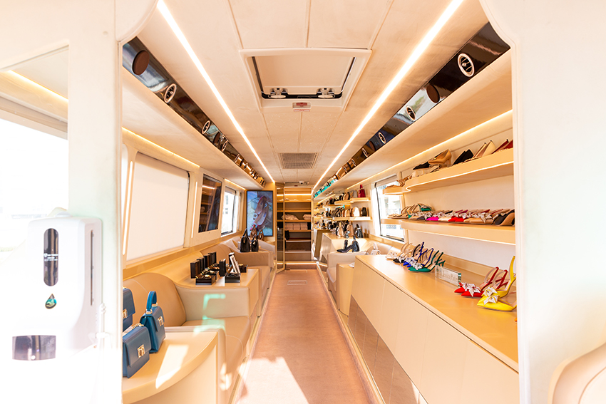 YOUR RUNWAY AWAITS YOU, INSTARUNWAY.COM LAUNCHES ITS FASHION MOBILE BUS