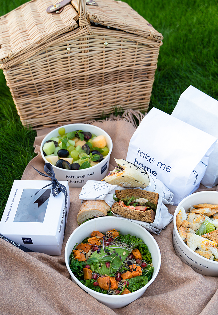 jones the grocer hosts gourmet picnics at Hero Dubai Desert Classic